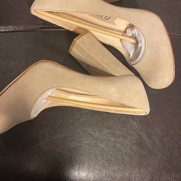 Boutique 9 Block Heel Suede Pumps (Oatmeal Color) - Picture 6 of 9